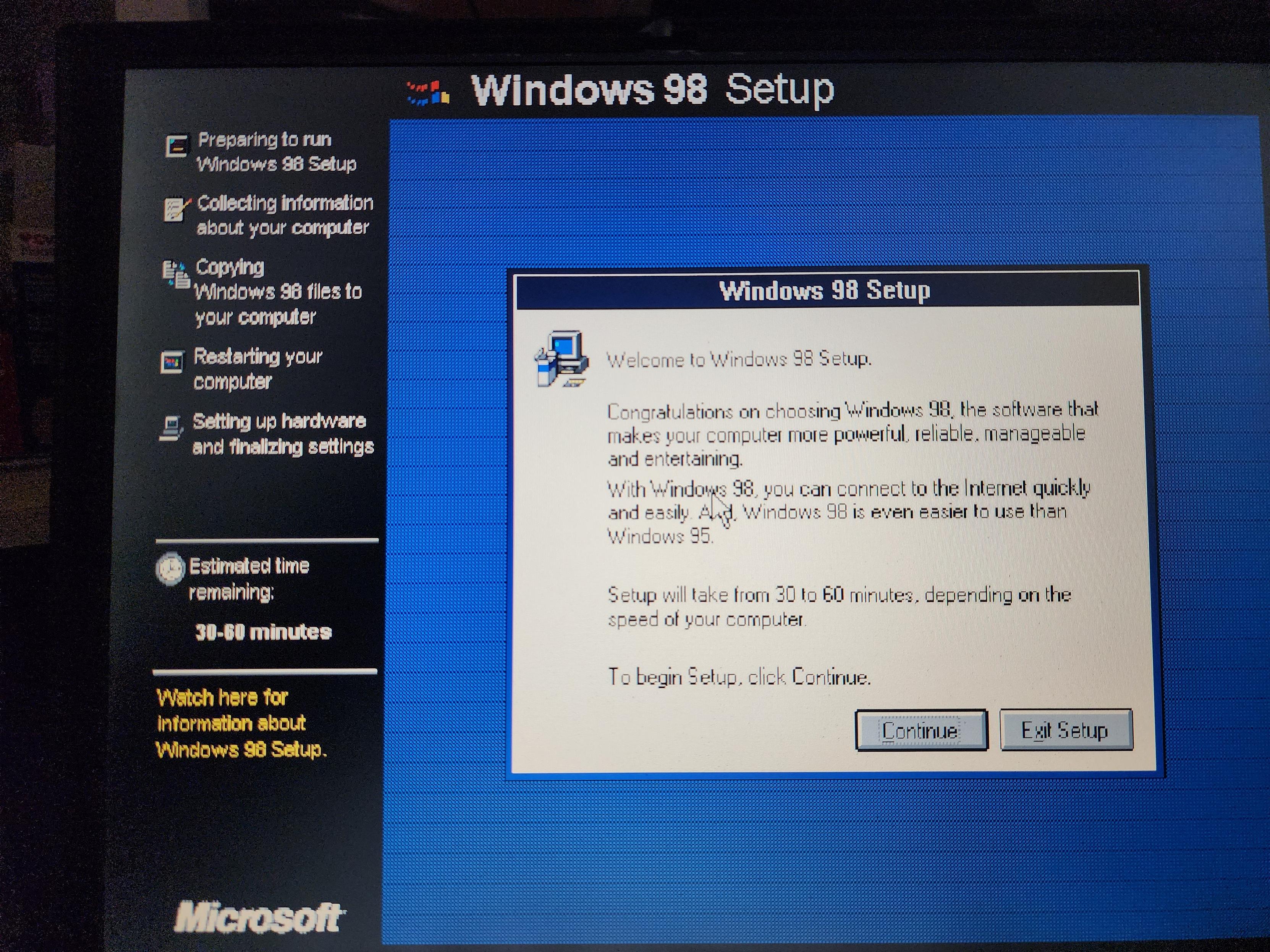 The windows 98 install screen.
It's being nearest neighbor scaled from 640x480 to 800x600 so half the pixels are stretched 